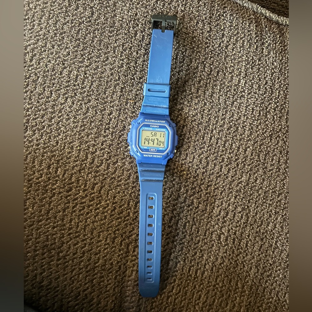 Casio Illuminator Digital Watch Men 43mm Blue 3224 F-108 In Excellent Condition